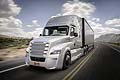 La location per la presentazione mondiale del Freightliner Inspiration Truck è sicuramente suggestiva. Stiamo parlando della diga Hoover, che produce l’energia per Las Vegas e la California.