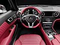 New Mercedes-Benz SL Class volante e cruscotto centrale con comandi