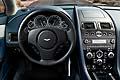 Aston Martin sta elaborando per la V12 Vantage S Roadster uno speciale programma di personalizzazione Q by Aston Martin Collection che comprende funzionalità su misura in linea con il carattere della vettura.