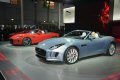La Jaguar F Type rinnova continua quel rinnovamento dell’immagine del marchio già iniziato con notevole successo dalla Jaguar XF e dalla XJ.