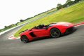 La sportiva, secondo la casa, è un’automobile rigorosamente “aperta”, dove interni ed esterni si fondono in un unicum. 