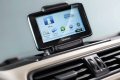 Per guidare in assoluta tranquillità nel traffico cittadino la nuova Panda propone il dispositivo Blue&Me TomTom2 LIVE, che unisce i vantaggi di un sistema di infotainment integrato nella vettura e connesso alla rete a quelli di un navigatore portatile.
