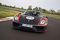 Risultano evidenti gli stretti legami con il mondo del motor sport. Infatti, la vettura è stato sviluppata dagli ingegneri Porsche che realizzano auto da competizione, in collaborazione con gli specialisti della produzione in serie. 