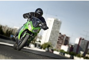 Kawasaki ER-6n: la Naked si rifà il trucco Kawasaki ER-6n: la Naked si rifà il trucco