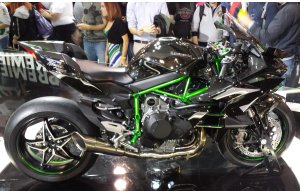 Kawasaki Ninja H2 adrenalina massima Kawasaki Ninja H2 adrenalina massima
