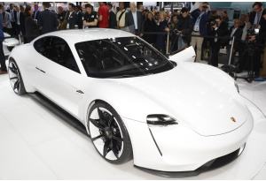 Porsche Mission E, versione elettrica Porsche Mission E, versione elettrica