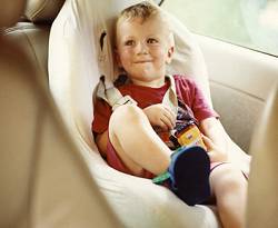 Bimbisicuramente: bambini sicuri in automobile Bimbisicuramente: bambini sicuri in automobile