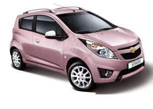 Chevrolet Spark Pink Lady si veste di glamour Chevrolet Spark Pink Lady si veste di glamour