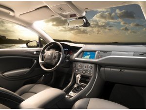 Citroen C5 e C8, lo stile secondo il double chevron Citroen C5 e C8, lo stile secondo il double chevron