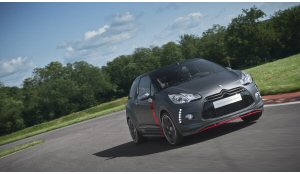 Citroen DS3 Cabrio Racing, da Goodwood a Francoforte Citroen DS3 Cabrio Racing, da Goodwood a Francoforte