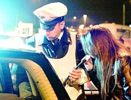 Roma: maggiori controlli contro la guida in stato d´ebbrezza Roma: maggiori controlli contro la guida in stato d´ebbrezza