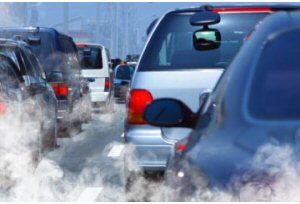 Inquinamento auto: uno studio ne evidenzia il peso economico Inquinamento auto: uno studio ne evidenzia il peso economico