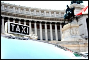 Nuova diatriba per i Taxi: Alemanno scende in campo