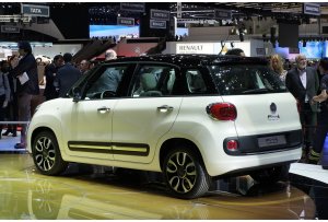Rivelata al pubblico la Fiat 500 L Rivelata al pubblico la Fiat 500 L