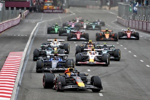 La Red Bull di Verstappen vince nel Gran Premio dell’Azerbaigian