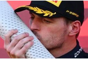 In Giappone straordinaria vittoria di Max Verstappen e titolo Red Bull In Giappone straordinaria vittoria di Max Verstappen e titolo Red Bull