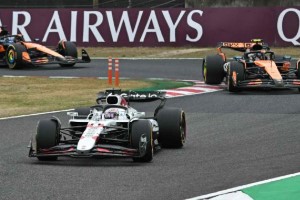 A Suzuka vince Max Verstappen davanti alle McLaren A Suzuka vince Max Verstappen davanti alle McLaren