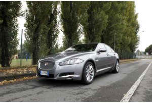 Jaguar XF MY2014, efficiente e tecnologica Jaguar XF MY2014, efficiente e tecnologica