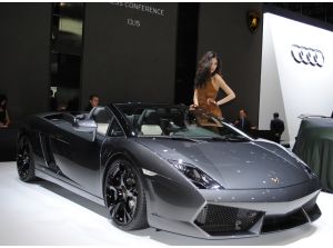 Lockheed Martin suggerisce un nuovo look per la Lamborghini Lockheed Martin suggerisce un nuovo look per la Lamborghini