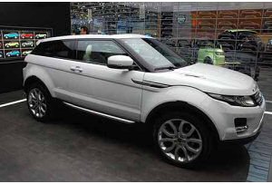 Range Rover Evoque: arte e motori al Design Week di Milano Range Rover Evoque: arte e motori al Design Week di Milano