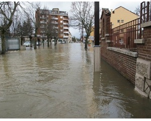 Maltempo: all´Aquila esondazioni e allagamenti Maltempo: all´Aquila esondazioni e allagamenti