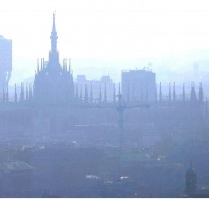 Milano, si prolunga il blocco del traffico