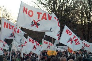 Alta velocità , continua la protesta Alta velocità , continua la protesta