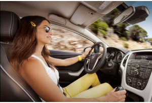 Opel Astra GTC: nuovi dati e immagini inedite della sportiva tedesca Opel Astra GTC: nuovi dati e immagini inedite della sportiva tedesca