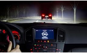 L´Opel presenta i fari a matrice di led L´Opel presenta i fari a matrice di led