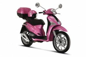 La Piaggio tinge di rosa il suo Liberty “Elle”