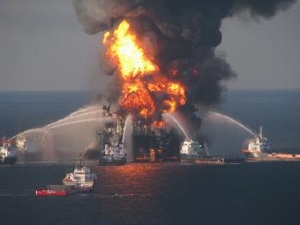 Golfo del Messico, continua la fuoriuscita del greggio dalla piattaforma BP Golfo del Messico, continua la fuoriuscita del greggio dalla piattaforma BP