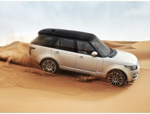 Range Rover, più lusso e leggerezza per il suv premium