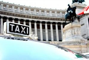 Da Ciampino a Roma sono 102 euro. E il tassista viene denunciato