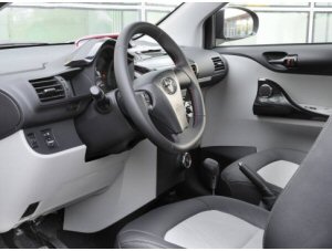 Toyota iQ Tobasco: una limited edition per il mercato italiano