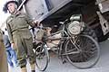 Bicicletta con fucile e Bersagliere, Anniversario Liberazione d´Italia a Ferrara