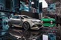 Opel Astra OPC EXTREME propone un motore turbo 2 litri da oltre 300 CV, in grado di esprimere sportività senza compromessi.