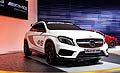 Ulteriori elementi di design esclusivi firmati AMG sono la mascherina twin blade del radiatore con superficie cromata color argento, i rivestimenti sottoporta con inserti in nero lucido, la scritta TURBO AMG» sul parafango anteriore.