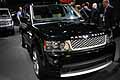 Fuoristrada Range Rover nero metalizzato calandra al Salone di dell´Auto di New York
