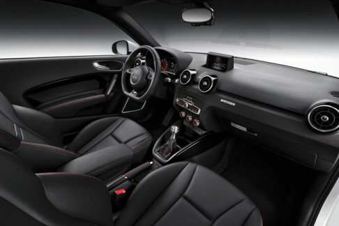 Audi - Ricca la dotazione di serie, che include i fari xeno plus, sensore luci e pioggia, sistema di ausilio al parcheggio, climatizzatore automatico e controllo di velocità . width=