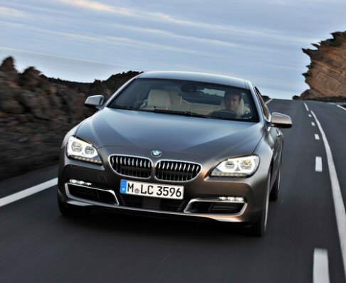 BMW - Sotto la pelle, la tecnologia BMW TwinPower Turbo garantisce attraverso i propulsori previsti nella gamma una guida sportiva ed efficiente.  width=