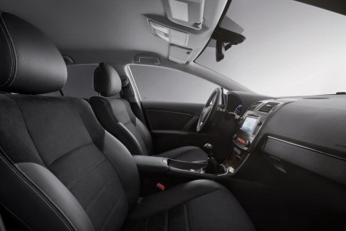 Toyota - Disponibile di serie su tutta la gamma, il Toyota Touch & Go Plus fa il suo esordio a bordo della nuova Avensis, aggiungendo nuove caratteristiche al sistema multimediale touch screen di Toyota. width=