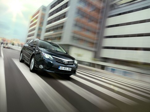 Toyota - Le motorizzazioni diesel dominano nel segmento D, e Toyota ha deciso di adeguare la sua unità turbodiesel 2.0 D-4D da 124 CV alle esigenze di mercato. width=
