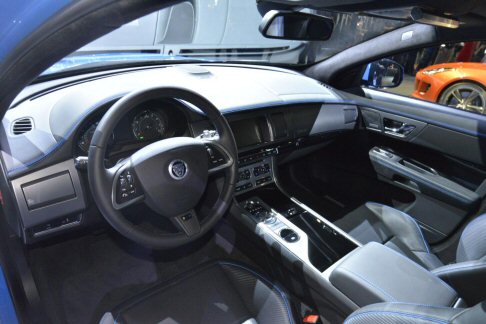 Jaguar XFR-S 