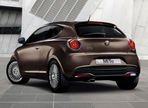 Alfa Romeo - Alfa Romeo MiTo retro vettura versione 2011 width=