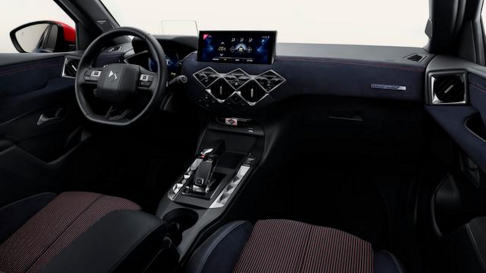 DS Automobiles 3 Crossback Ines de La Fressange Paris