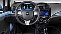 Chevrolet Spark EV interni con doppio schermo LCD da 7 pollici