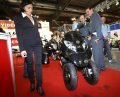 Kaitong Motor ha presentato all´ultimo salone del motociclo di Milano uno scooter a tre ruote chiamato YB 250 ZKT con il marchio Yiben sequestrato dalla Gurdia di Finanza in quando è una copia del Piaggio MP3