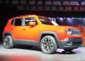 Jeep Renegade è fornita di piastre di protezione e ganci di traino posteriore