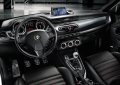 L’allestimento Sportiva, invece, è abbinata ai motori benzina e diesel, sia con cambio manuale che automatico. 