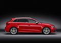 Audi S3 è in vendita a partire da 38.350 euro, che salgono a 40.550 euro in presenza del cambio S tronic.